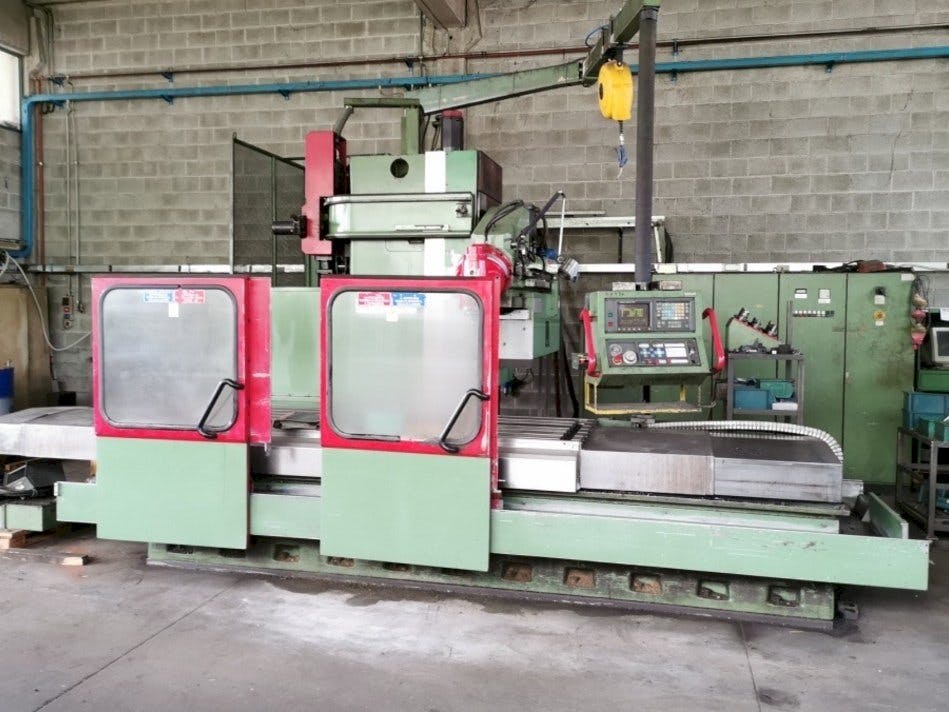 Front view of NOVAR CENTER 1000K 40  machine