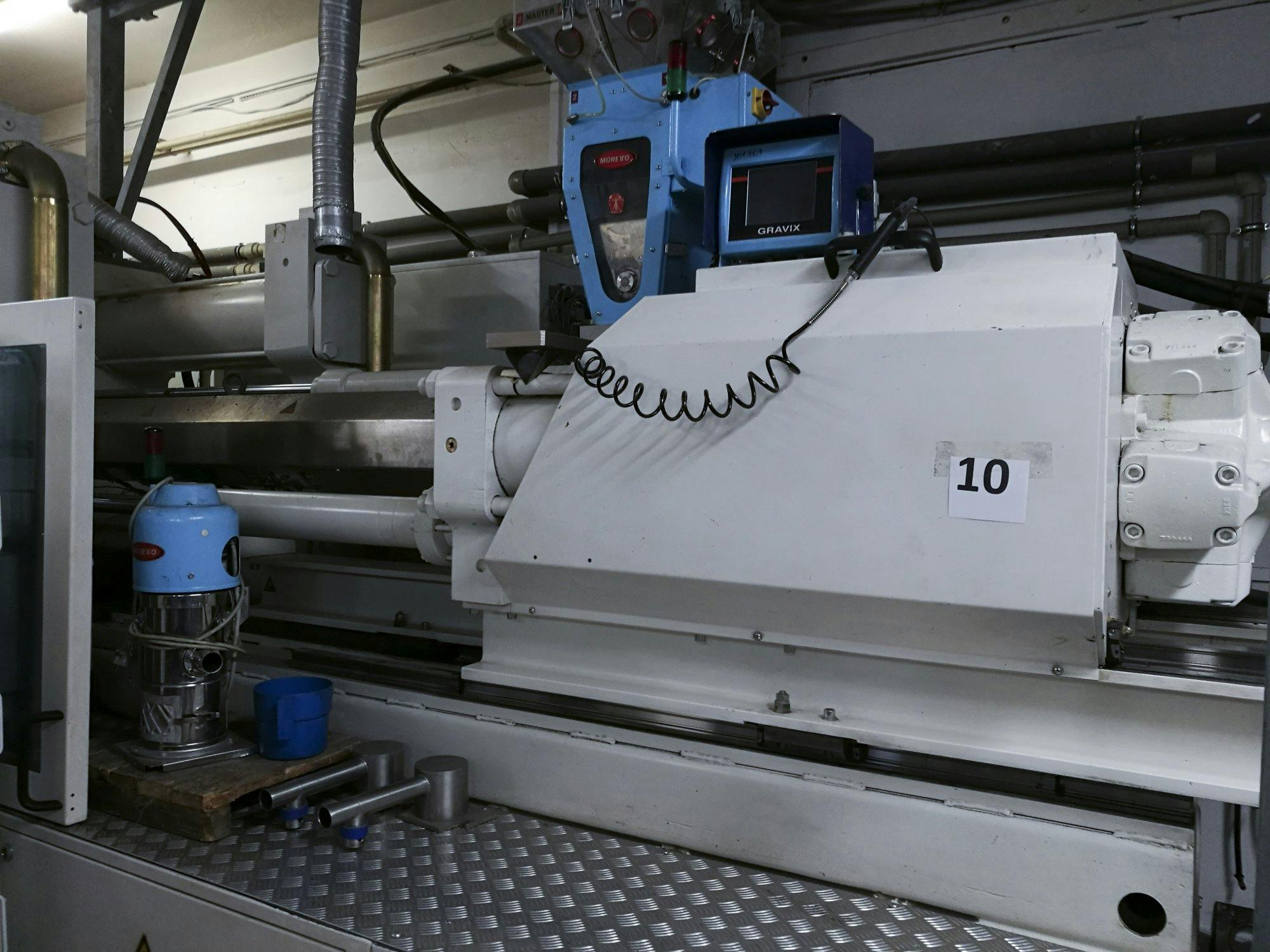 Right side view of Battenfeld HM 400/3400 Machine