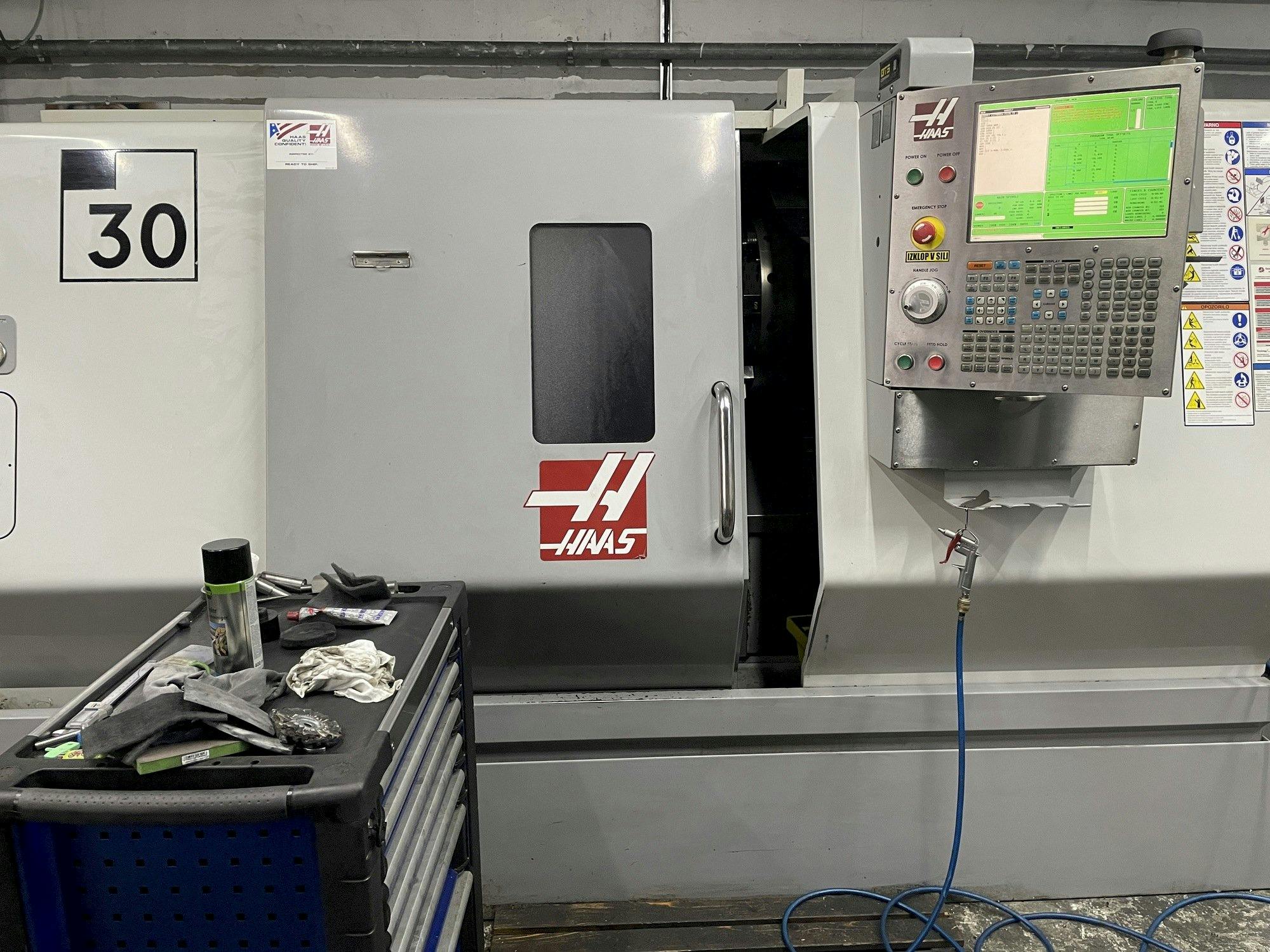 Front view of HAAS SL-30  machine