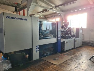 Front view of Battenfeld TM 450/2800  machine