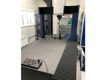 Front view of Werth ScopeCheck MB/Z 800/1500/700 3D CNC  machine