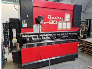 Front view of AMADA HFT 80-25  machine