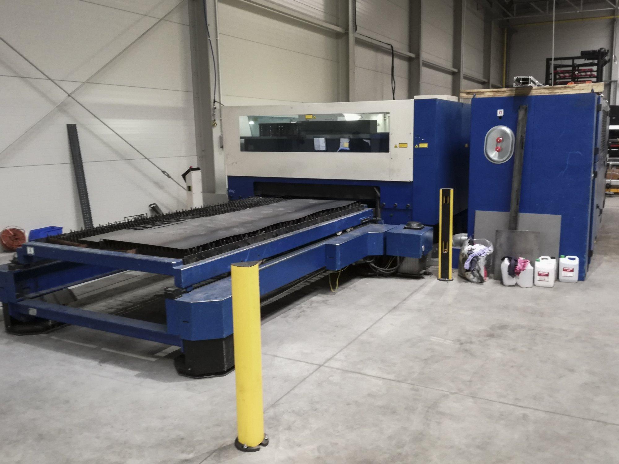 Right view of Trumpf TruLaser 3530 machine