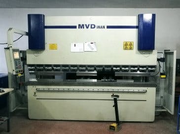 Front view of MVD Inan CNC 30/120 machine