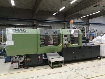 Left view of DEMAG Ergotech 200-610 NC machine