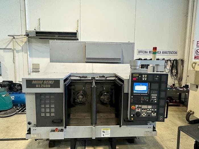 Front view of MORI SEIKI RL 2500 machine