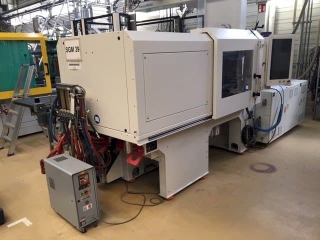 Front view of Krauss Maffei 80-250 PX  machine