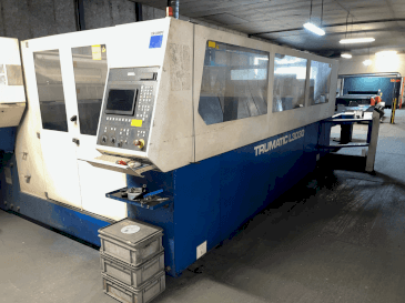 Front view of TRUMPF TRUMATIC L3030  machine